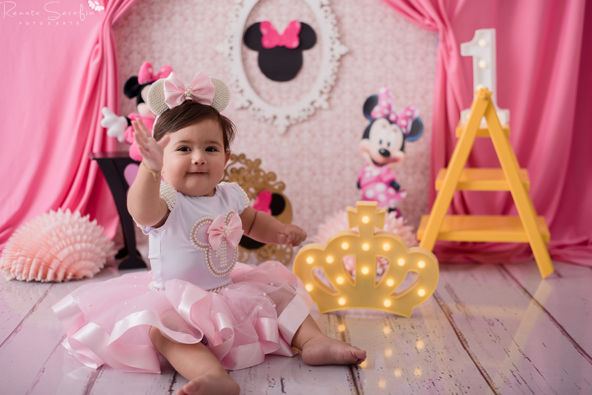 book infantil, cake smash minnie, cenario para fotos, festa da minnie, festa de menina, festa realeza, fotografo em jau, inpirações, mae de menina, meleca no bolo, minnie rosa, realeza, renata serafim, salao de festas em jau, sessão infantil, smash cake