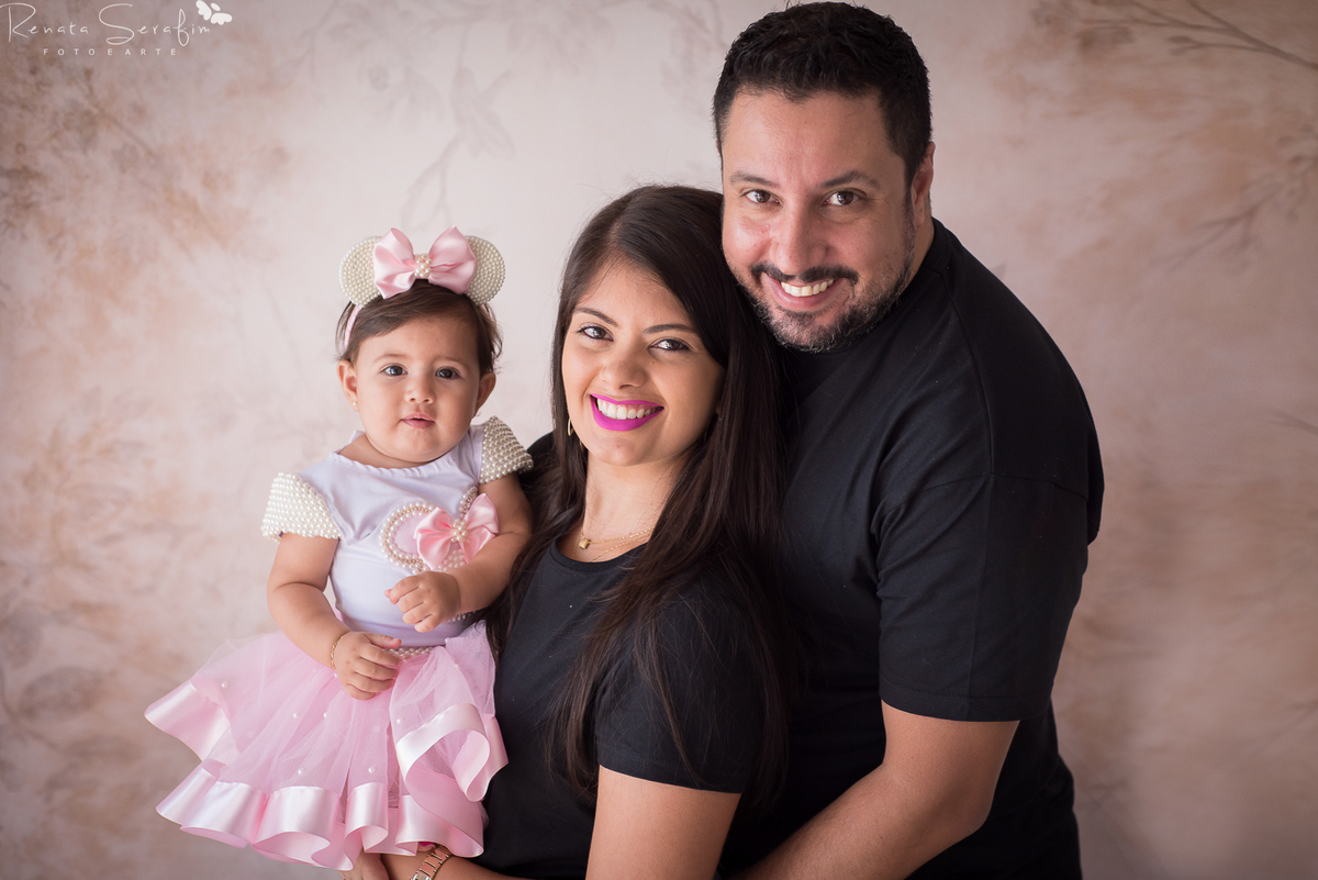 book infantil, cake smash minnie, cenario para fotos, festa da minnie, festa de menina, festa realeza, fotografo em jau, inpirações, mae de menina, meleca no bolo, minnie rosa, realeza, renata serafim, salao de festas em jau, sessão infantil, smash cake