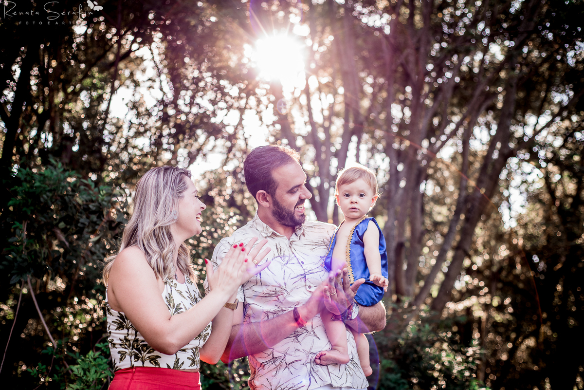 book infantil, cake smash rei,  cenario para fotos, festa principe, festa de menio, festa realeza, fotografo em jau, inpirações, mae de menino, meleca no bolo, rei arthur, realeza, renata serafim, salao de festas em jau, sessão infantil, smash cake