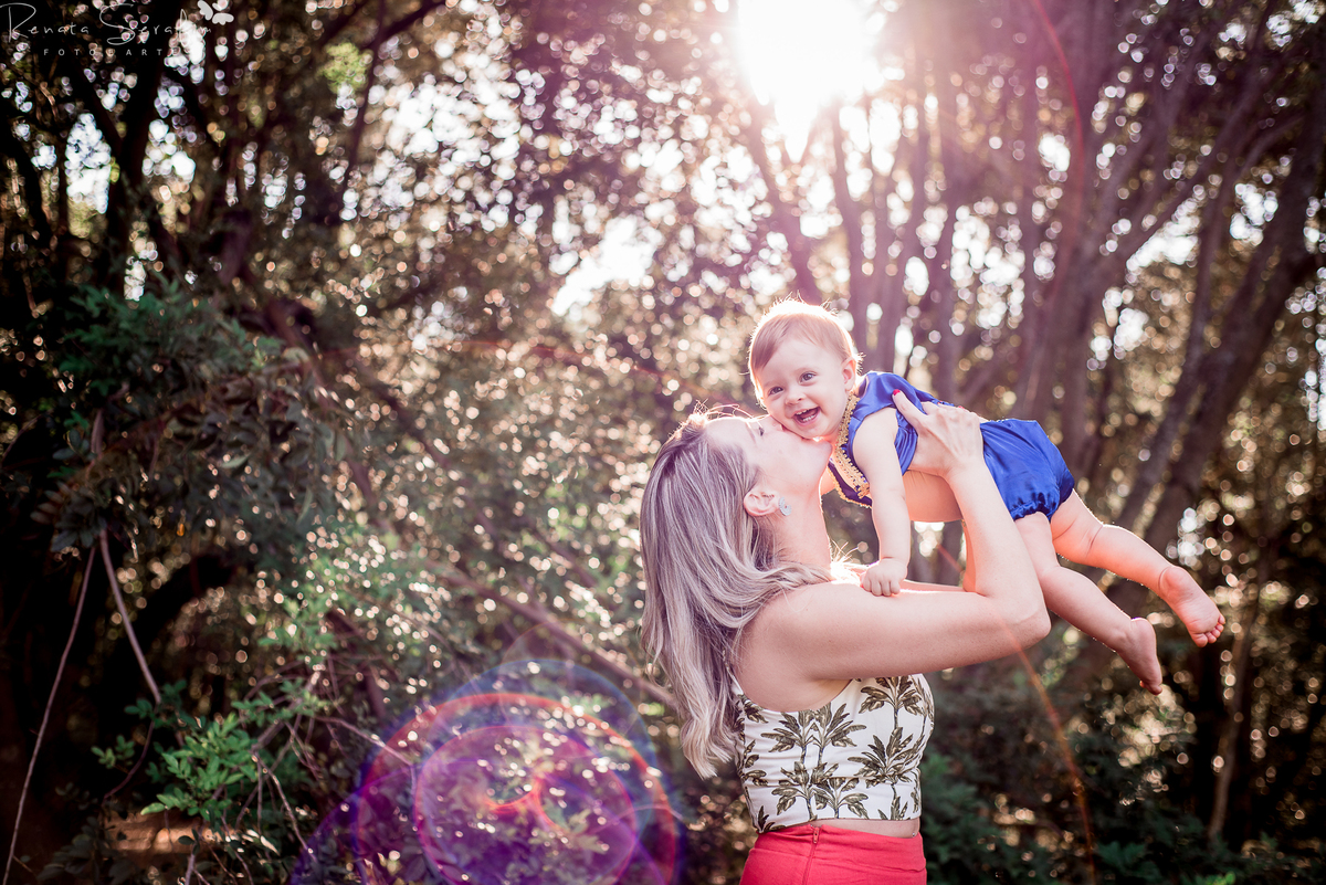 book infantil, cake smash rei,  cenario para fotos, festa principe, festa de menio, festa realeza, fotografo em jau, inpirações, mae de menino, meleca no bolo, rei arthur, realeza, renata serafim, salao de festas em jau, sessão infantil, smash cake