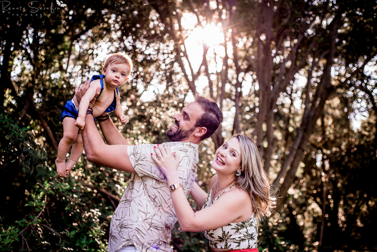 book infantil, cake smash rei,  cenario para fotos, festa principe, festa de menio, festa realeza, fotografo em jau, inpirações, mae de menino, meleca no bolo, rei arthur, realeza, renata serafim, salao de festas em jau, sessão infantil, smash cake