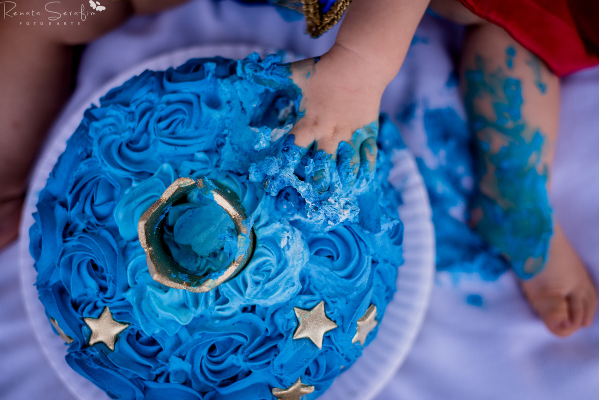 book infantil, cake smash rei,  cenario para fotos, festa principe, festa de menio, festa realeza, fotografo em jau, inpirações, mae de menino, meleca no bolo, rei arthur, realeza, renata serafim, salao de festas em jau, sessão infantil, smash cake