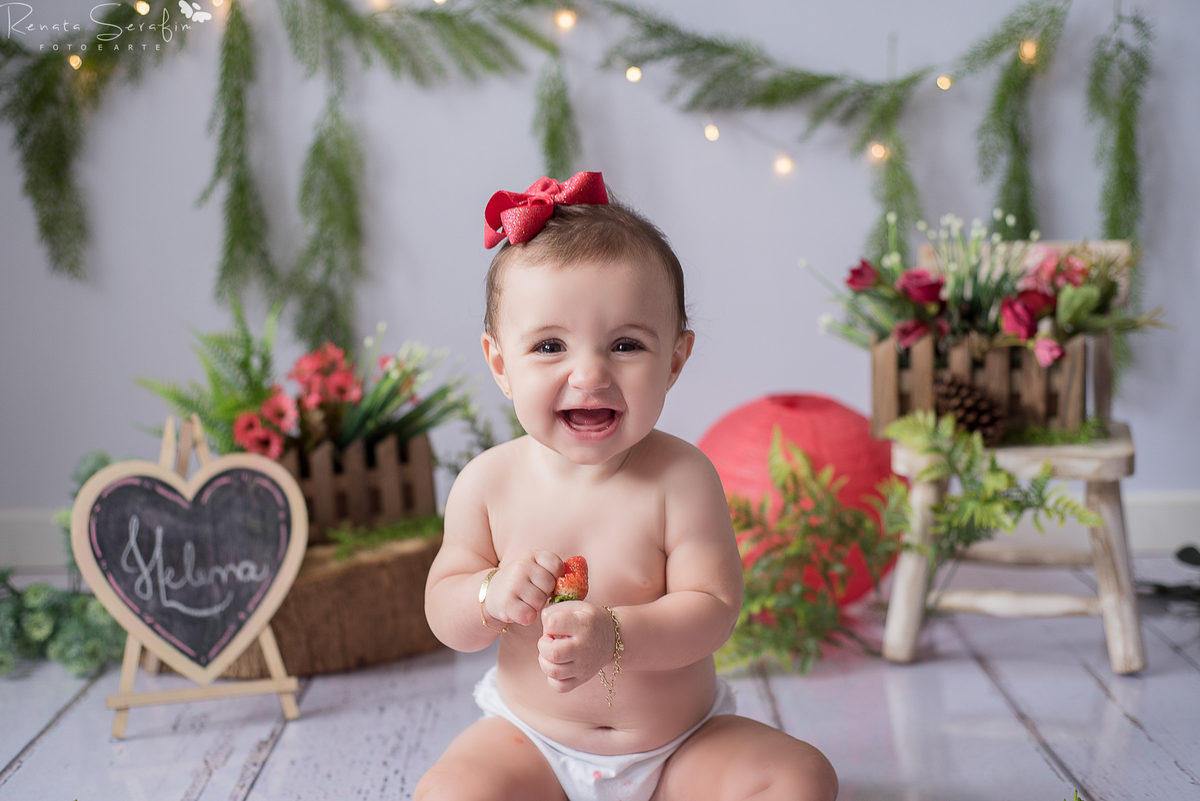 acompanhamento de bebe, bariri, bebe bauru, bebe come morango, book de bebe, book de familia, dois corregos, ensaio de bebe, estudio em jau, estudio fotografico em jau, fotografia de bebe em jau, fotografo em jau, introdução alimentar, mill bath, morangos