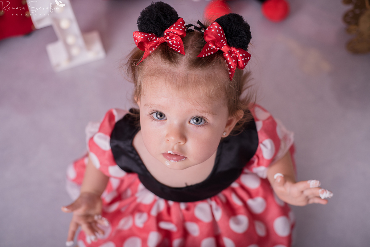 book infantil, cake smash minnie, cenario para fotos, festa da minnie, festa de menina, festa realeza, fotografo em jau, inpirações, mae de menina, meleca no bolo, minnie rosa, realeza, renata serafim, salao de festas em jau, sessão infantil, smash cake