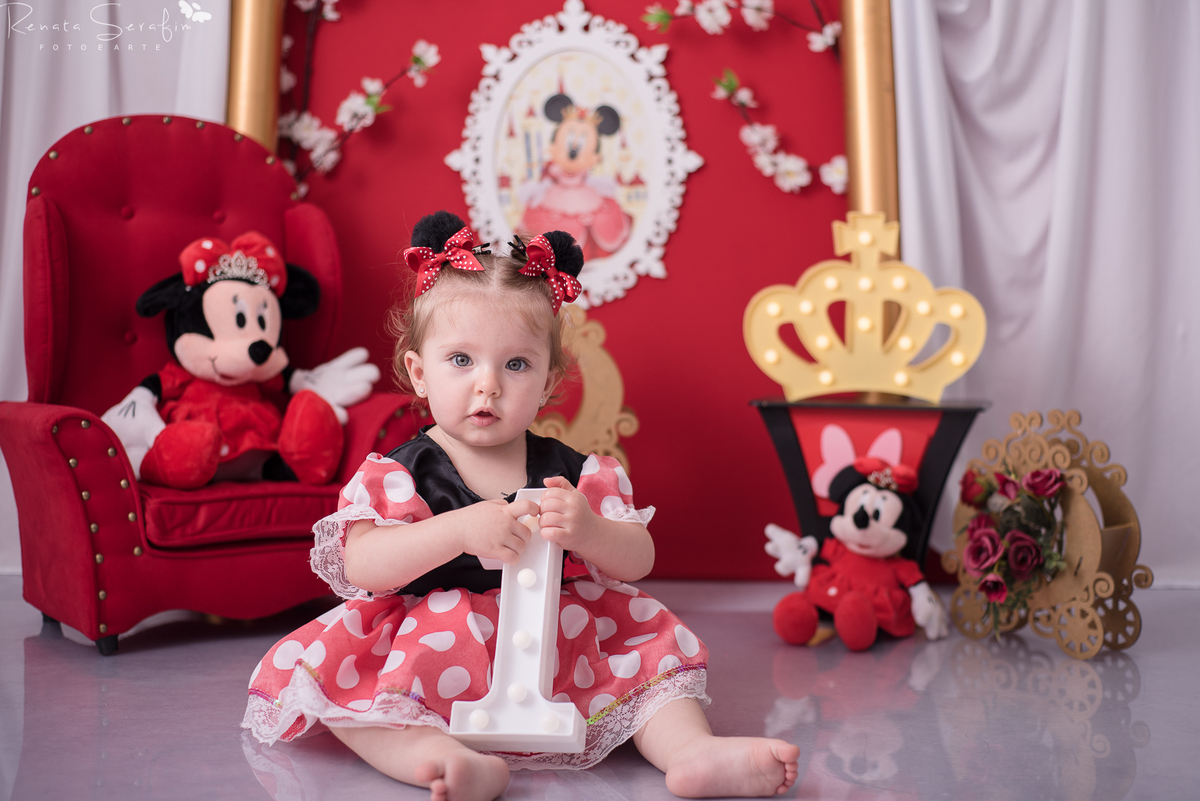 book infantil, cake smash minnie, cenario para fotos, festa da minnie, festa de menina, festa realeza, fotografo em jau, inpirações, mae de menina, meleca no bolo, minnie rosa, realeza, renata serafim, salao de festas em jau, sessão infantil, smash cake