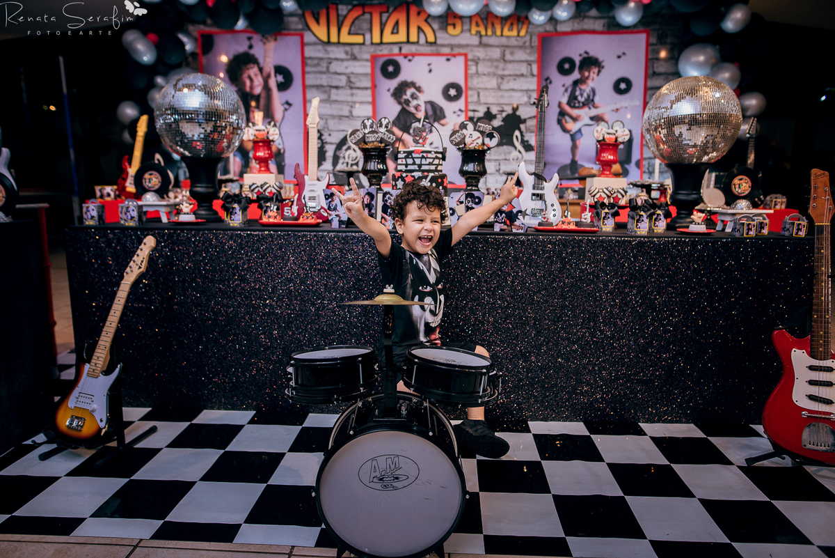 festa em jau, festa em pederneiras, festa infantil bauru, festa jau, festa rock, fotografia festas infantil, fotografo em bauru, fotografo em jau, kiss, kiss cover, salao de festas bauru, salao de festas jau, tema construção, zoe casa de festas