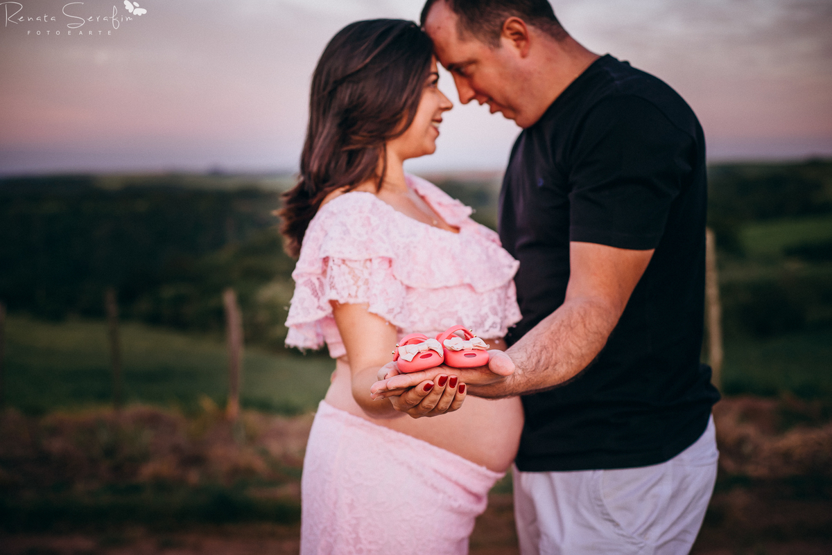 bauru, book gestante, dois corregos, fotografo de gestante, fotografo em bariri, fotografo em jau, fotos de gravida, fotos externas, gestação, gestante, mae de menino, pai de menino, renata serafim, roupas de gestante