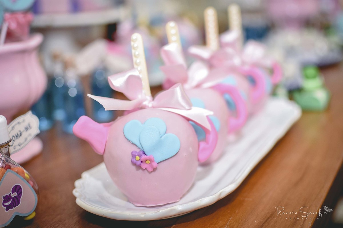 doces personalizados alice no pais das maravilhas em jau