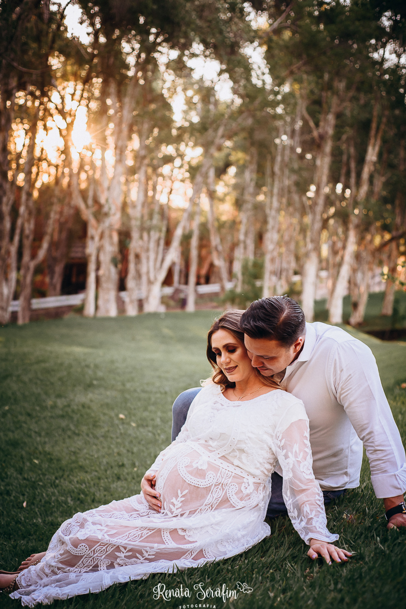 ensaio fotografico de gestante no por do 
sol, ensaio gestante externo jau, ensaio Gestante Pederneiras e Bauru e região, fotografa de gestante jau e região, fotografia de gestante, fotos barriga, fotos gestante, mãe de menina