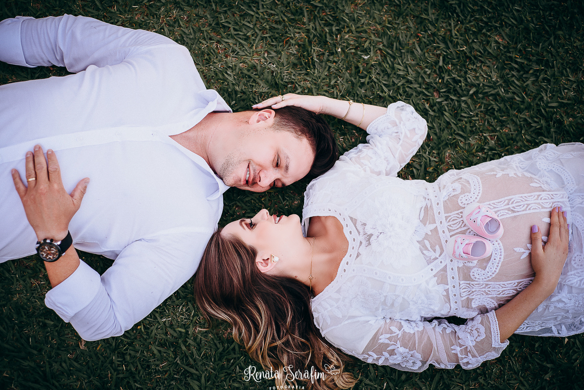 ensaio fotografico de gestante no por do 
sol, ensaio gestante externo jau, ensaio Gestante Pederneiras e Bauru e região, fotografa de gestante jau e região, fotografia de gestante, fotos barriga, fotos gestante, mãe de menina