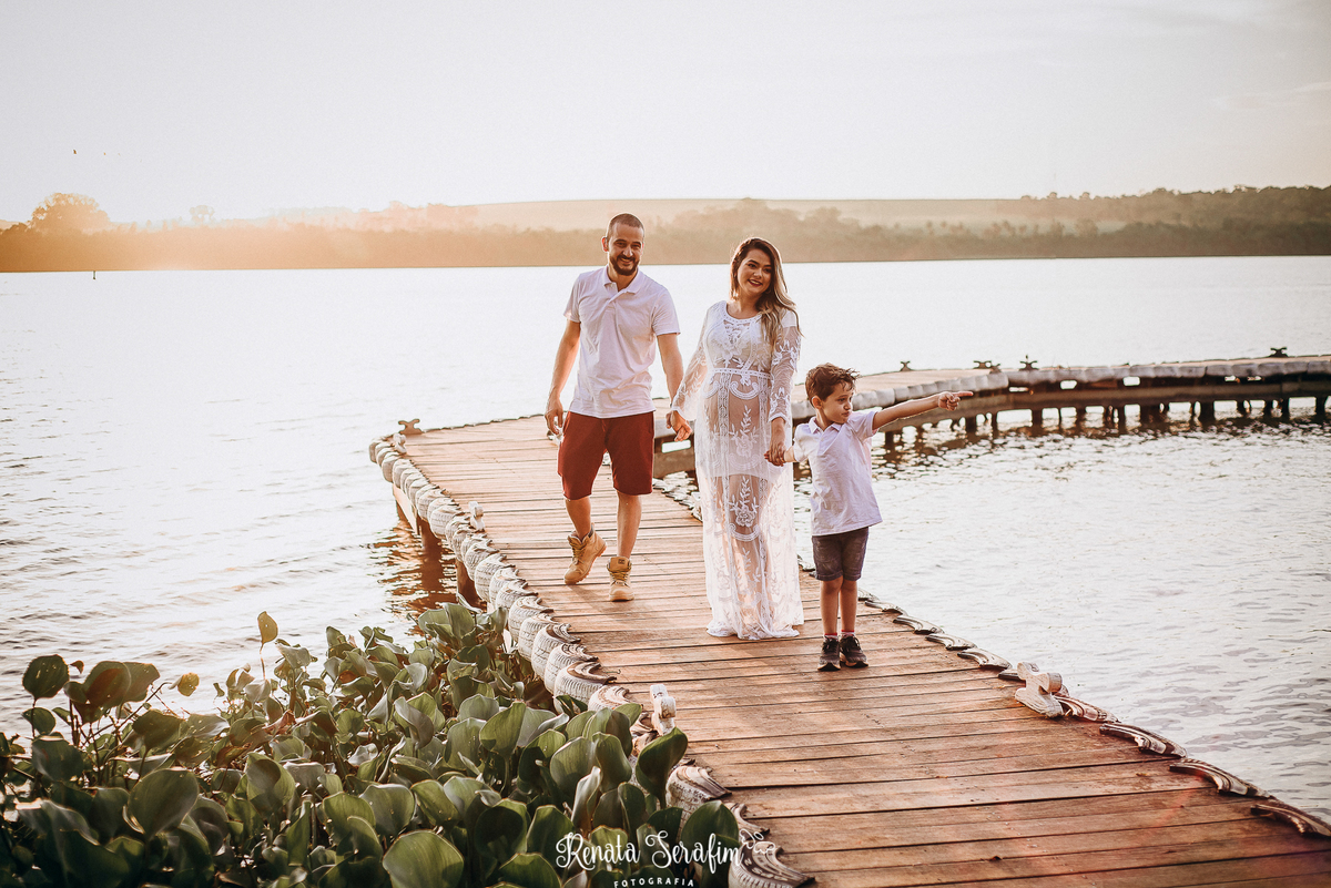 ensaio fotografico de gestante no por do 
sol, ensaio gestante externo jau, ensaio Gestante Pederneiras e Bauru e região, fotografa de gestante jau e região, fotografia de gestante, fotos barriga, fotos gestante, mãe de menina