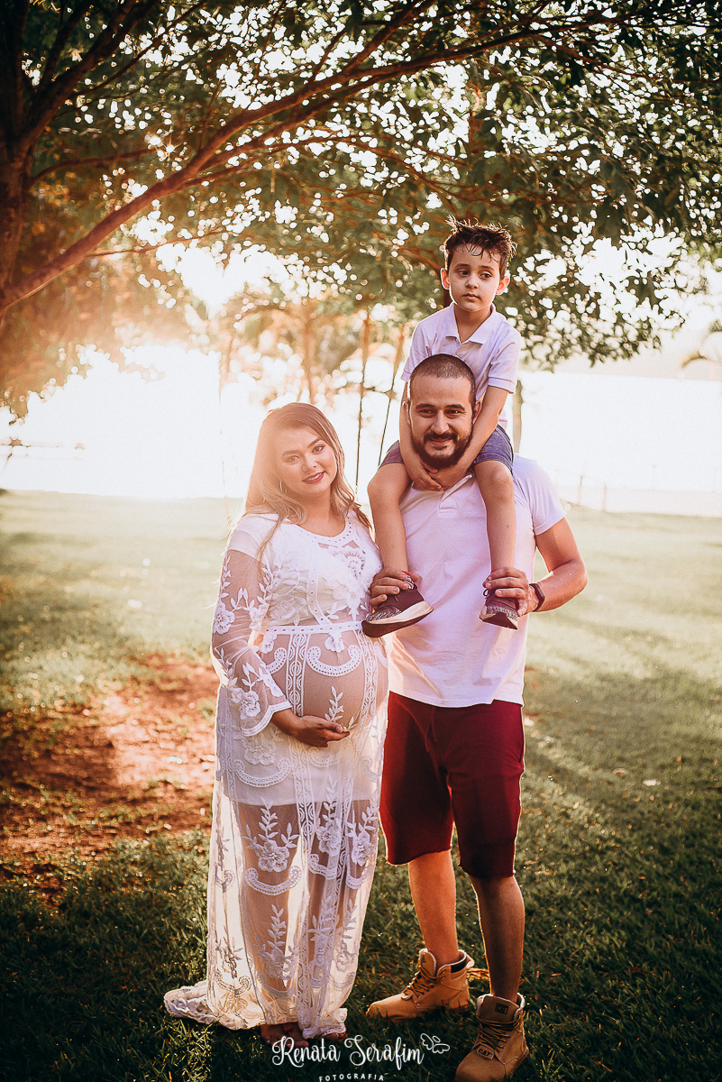 ensaio fotografico de gestante no por do 
sol, ensaio gestante externo jau, ensaio Gestante Pederneiras e Bauru e região, fotografa de gestante jau e região, fotografia de gestante, fotos barriga, fotos gestante, mãe de menina