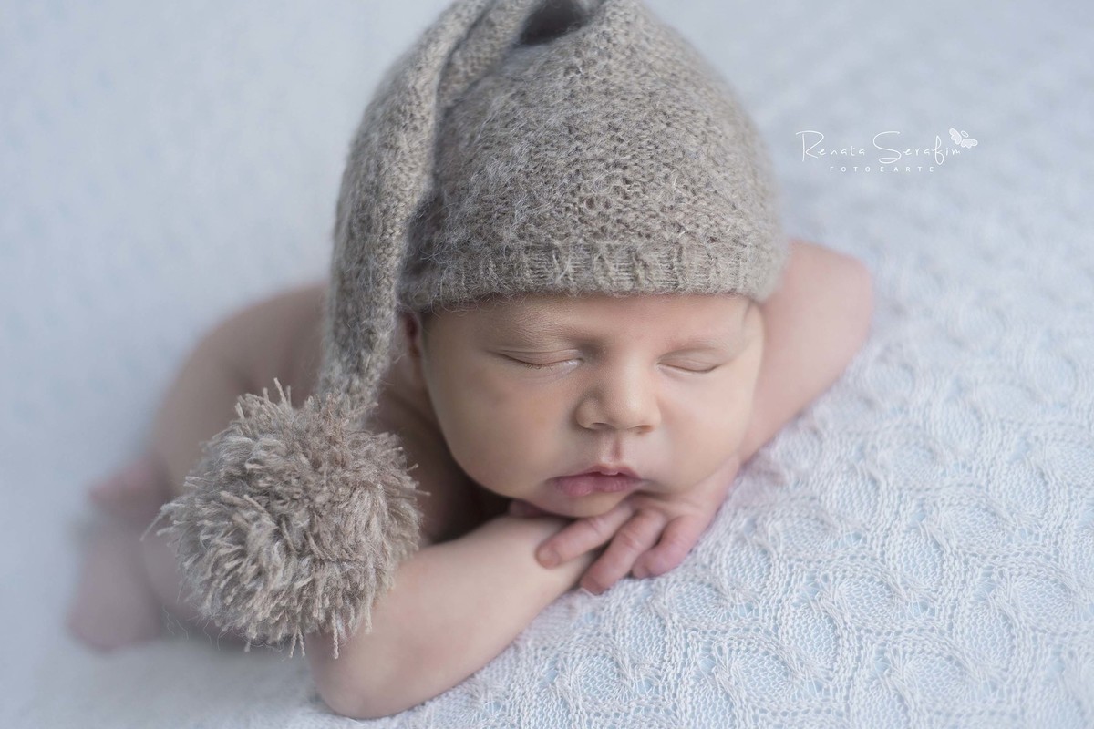 o pequeno eduardo dormindo tranquilamente durante a sua sessão de fotos na cidade de Jau e região1