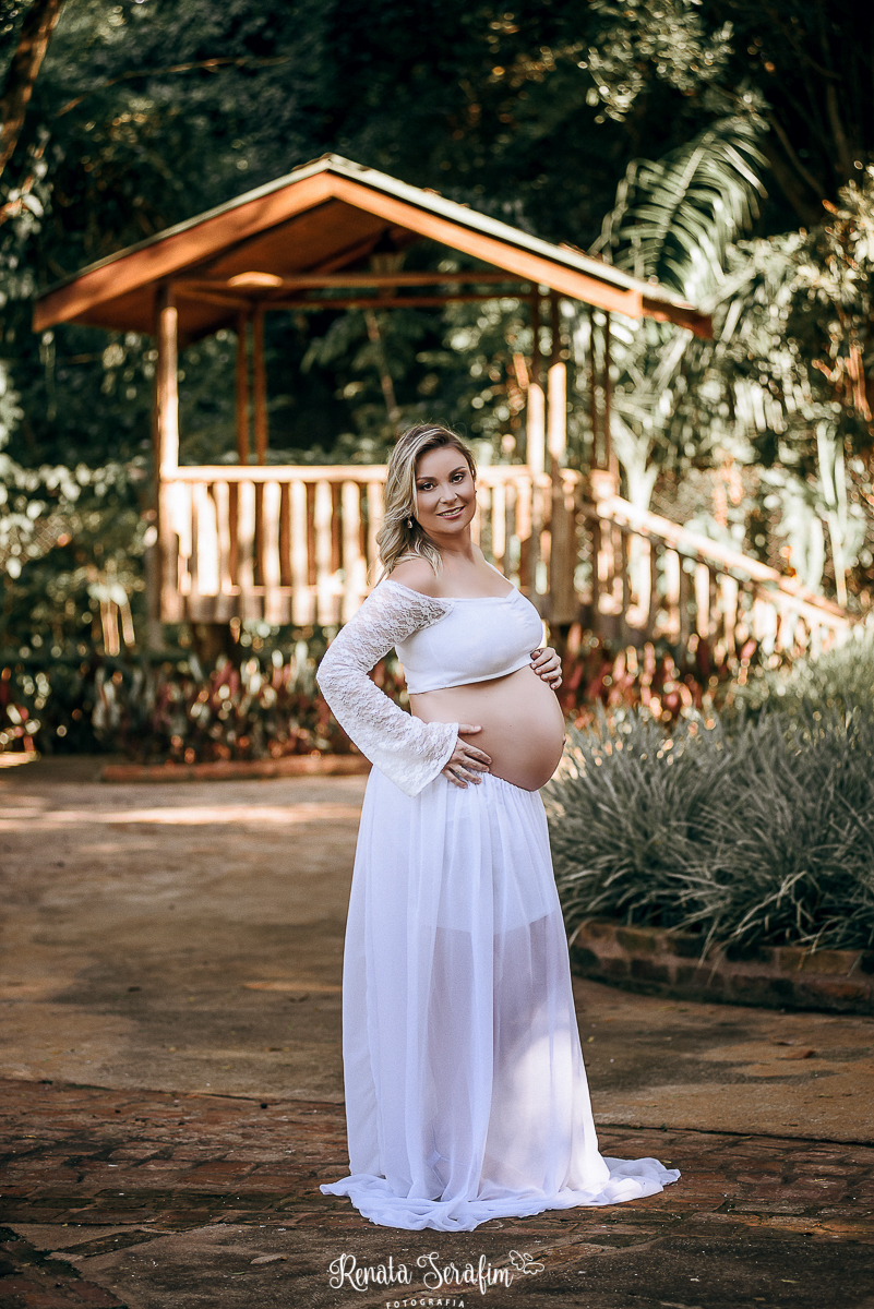ensaio fotografico de gestante no por do 
sol, ensaio gestante externo jau, ensaio Gestante Pederneiras e Bauru e região, fotografia de gestante, fotos de barriga, fotos gestante, gestante jau e região, mãe de menina