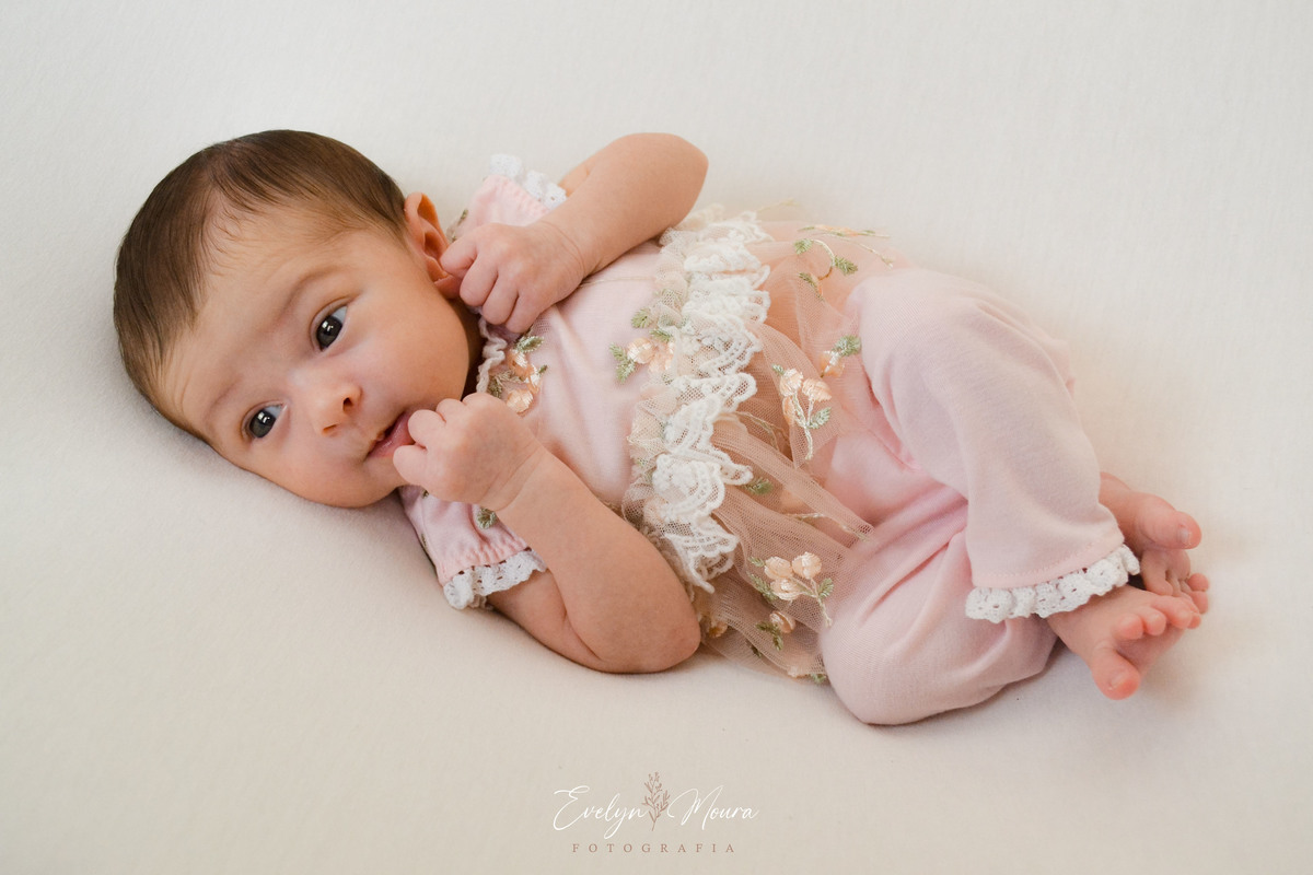 Newborn - Evelyn Moura Fotografia em Niterói, Rio de Janeiro - ensaio infantil - newborn de recém nascido