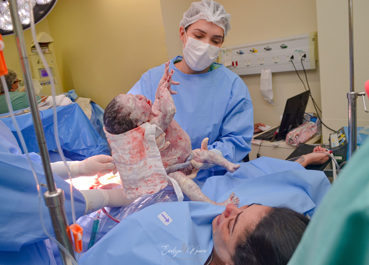 Fotografia de Parto - Newborn - Evelyn Moura Fotografia em Niterói, Rio de Janeiro - ensaio infantil - newborn de recém nascido