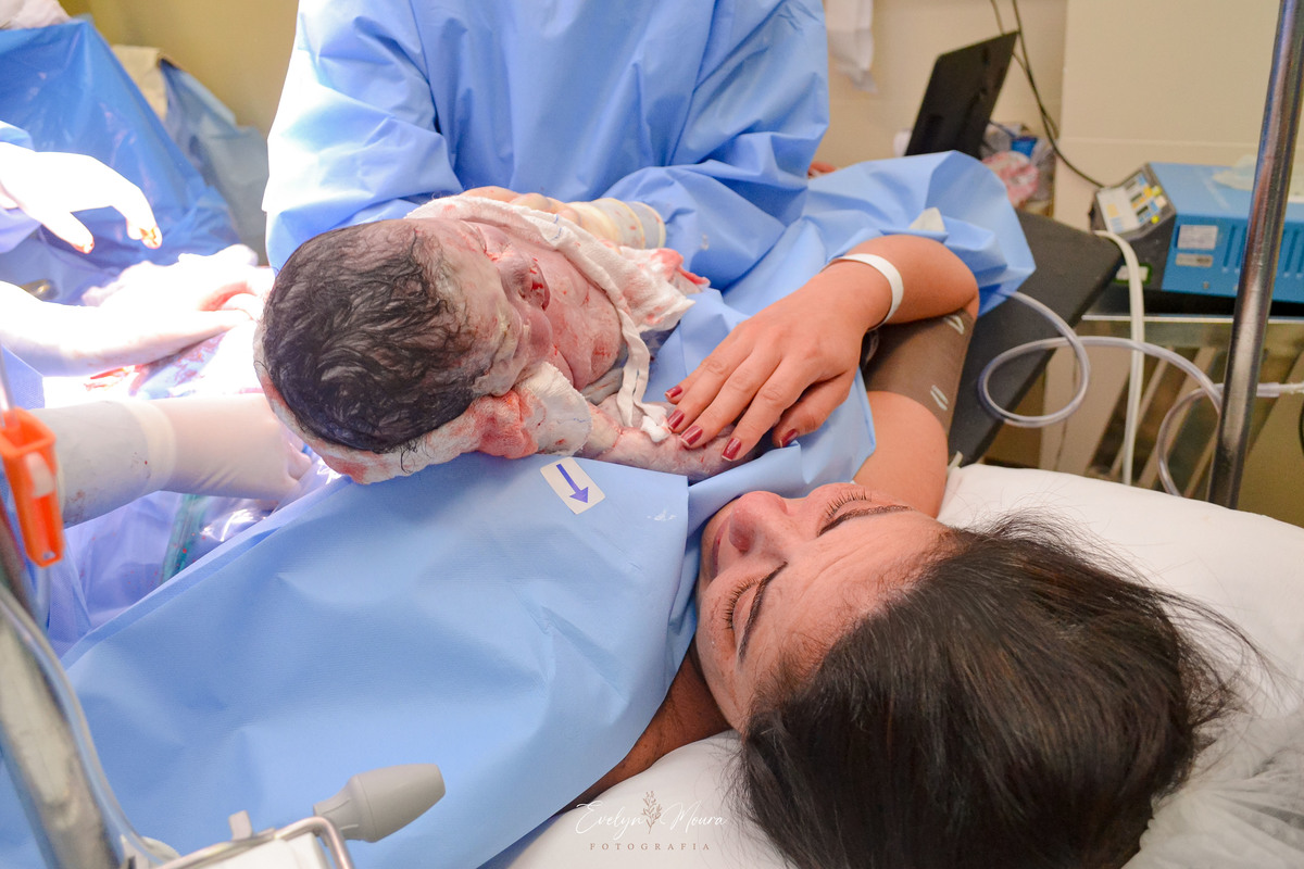 Fotografia de Parto - Newborn - Evelyn Moura Fotografia em Niterói, Rio de Janeiro - ensaio infantil - newborn de recém nascido
