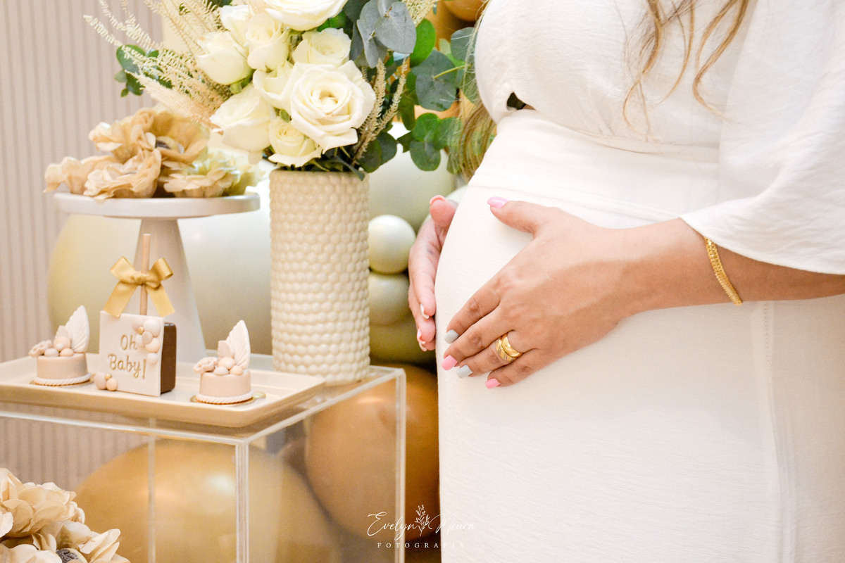 Ensaio Lifestyle Gestante - Niterói, Rio de Janeiro - Evelyn Moura Fotografia - Ensaio de Gestante - Gestante - Newborn - Ensaio em casa - Doce gestar - Chá Revelação - Chá de bebê - decoração