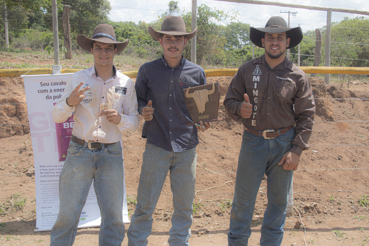 Campeão Iniciante 4º Etapa
Henrique Nascimento
Leo do Zico
Henrique Rezende
