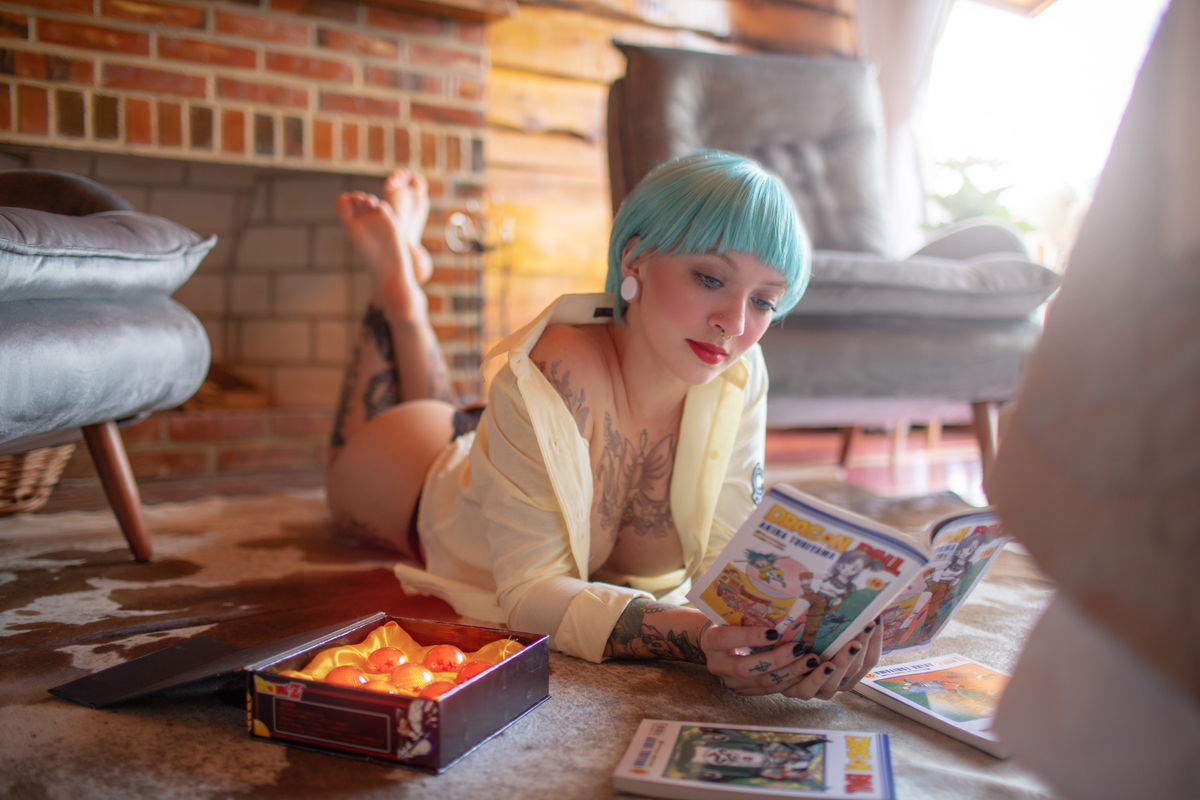 Ensaio boudoir da Bulma Briefs do Dragon Ball Z em chalé em Gramado - RS feito pelo fotógrafo Rafael Ohana