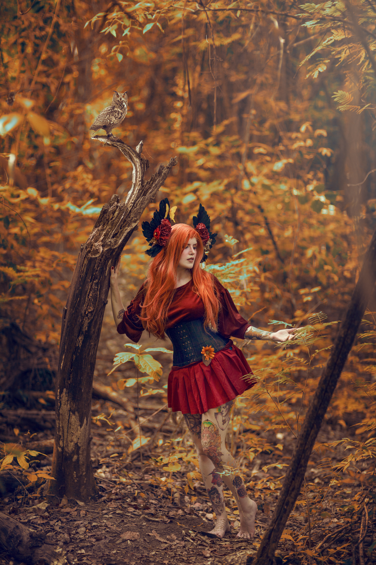 Fada passeando na floresta