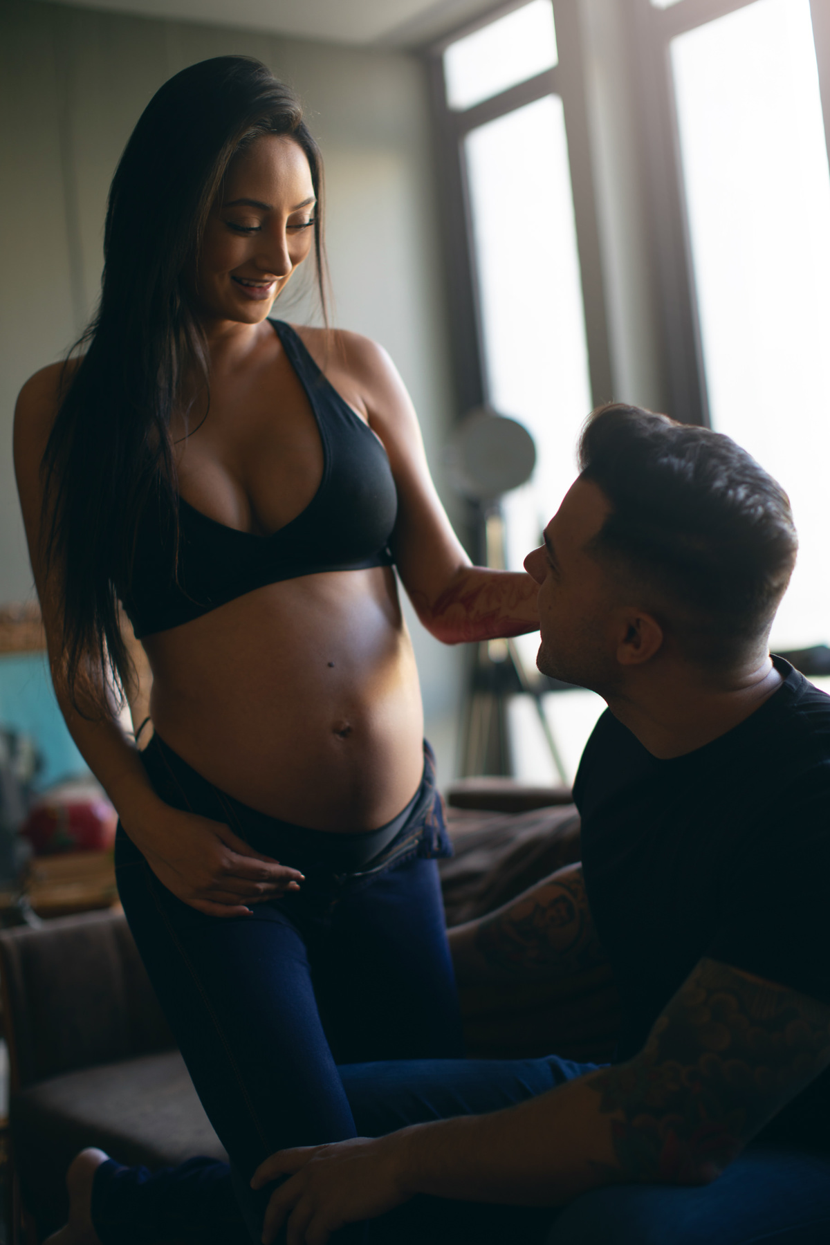 Ensaio de gestante interno feito em Brasília pelo fotógrafo Rafael Ohana melhor fotógrafo de gestantes do DF