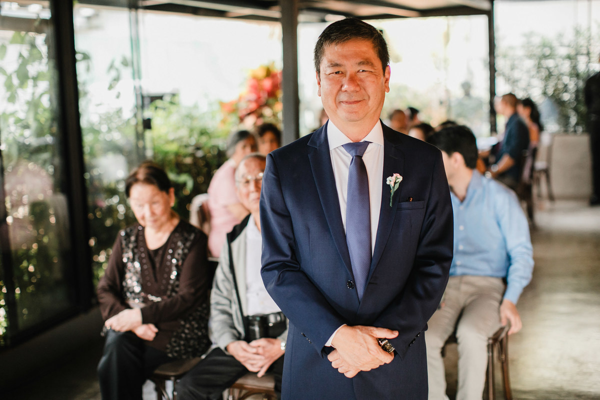 Noivo esperando a noiva. Foto feita pelo fotógrafo de casamento Rafael Ohana em Brasília