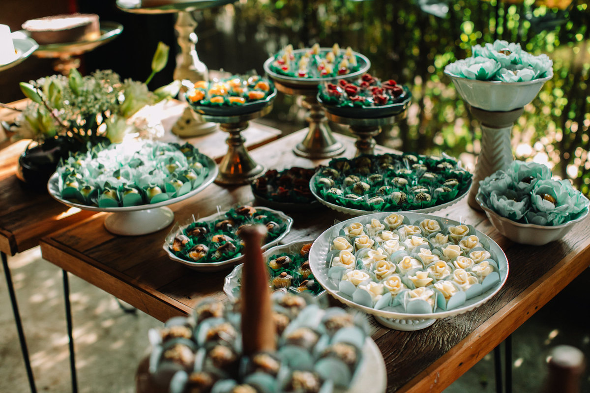 mesa de doces de csamento. Foto feita pelo fotógrafo de casamento Rafael Ohana em Brasília