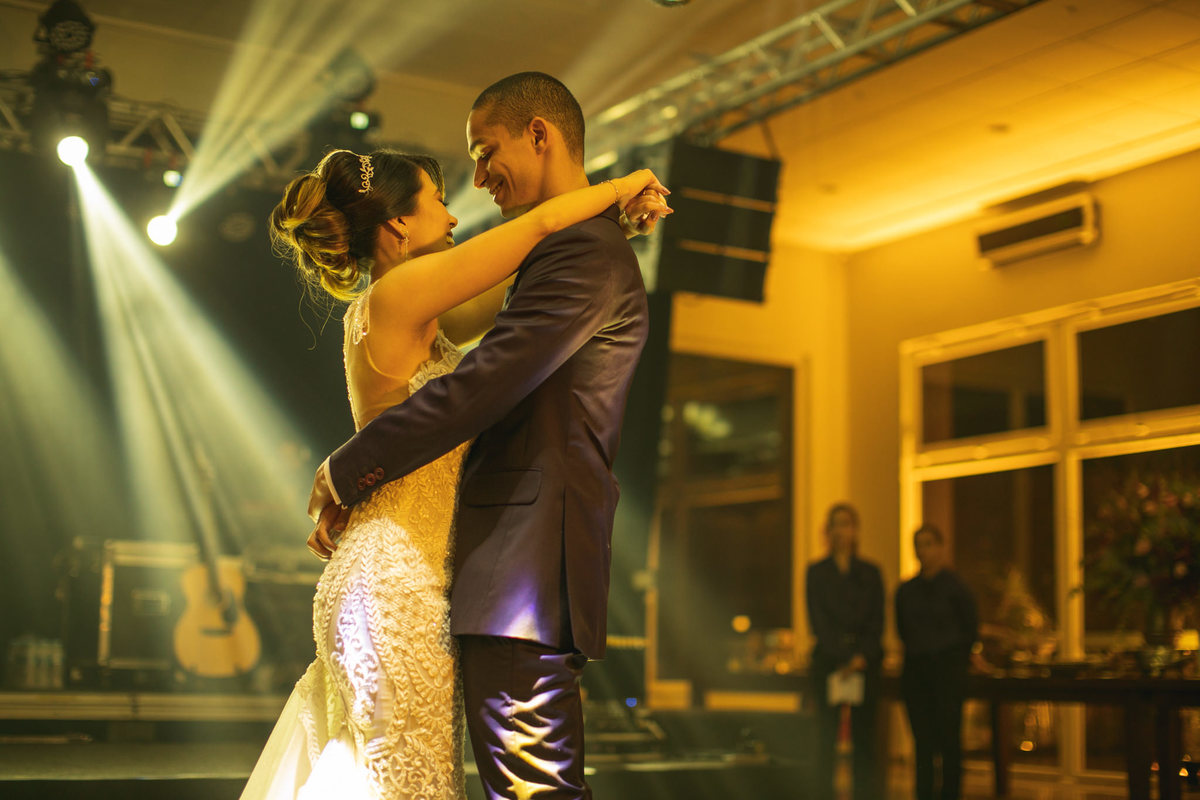 dança dos noivos Crédito: Fotografo de casamento Rafael Ohana em Brasília