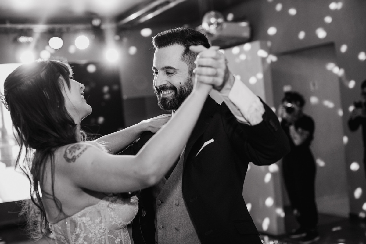 Dança dos noivos Casamento no espaço renascença em brasília Crédito: Fotógrafo de casamento Rafael Ohana feito em Brasília-DF