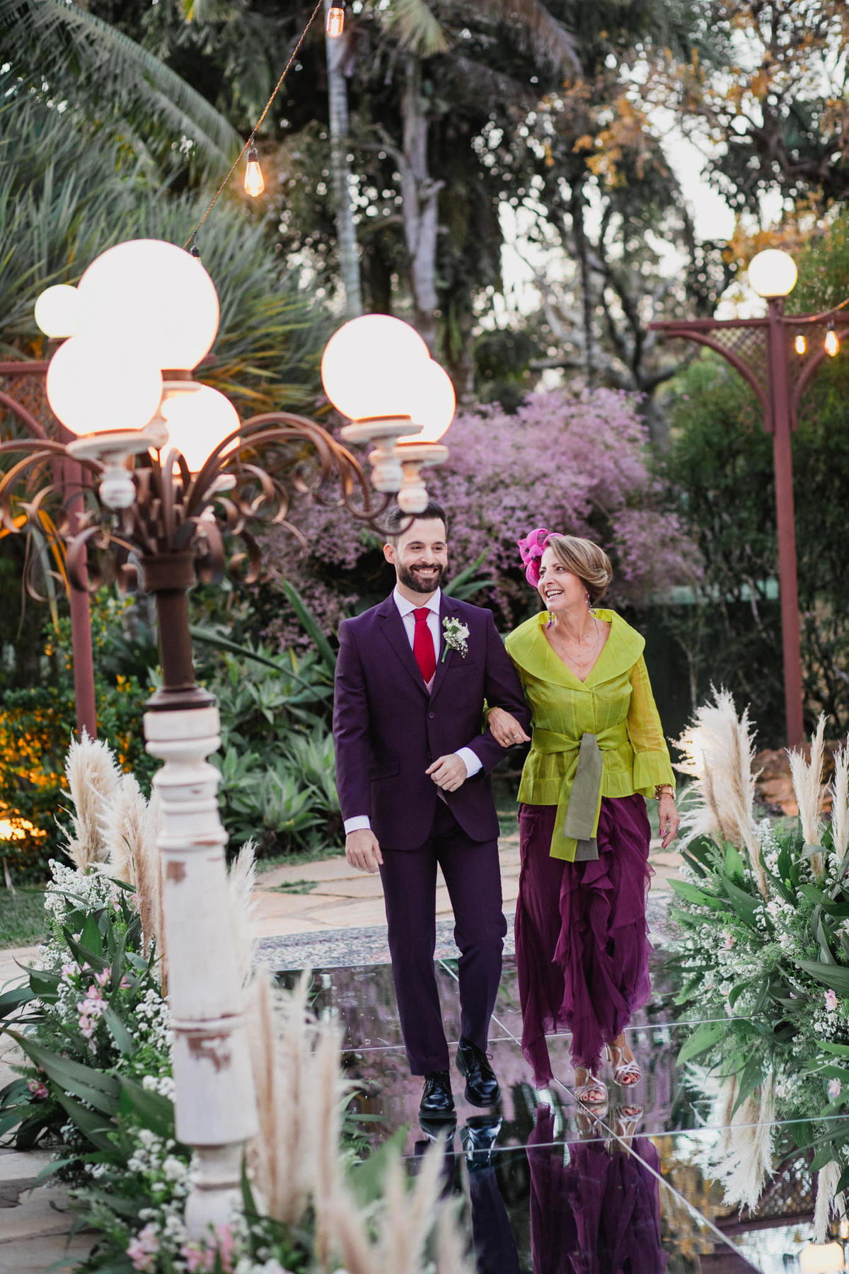 Noivo com sua mãe Crédito: Fotógrafo de casamento Rafael Ohana feito em Brasília-DF