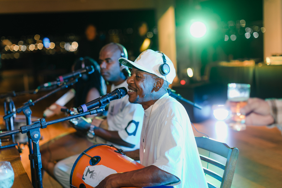 Festa de casamento na cobertura do Clube dos bombeiros em Brasília. Foto feita pelo fotógrafo de casamento Rafael Ohana em Brasília