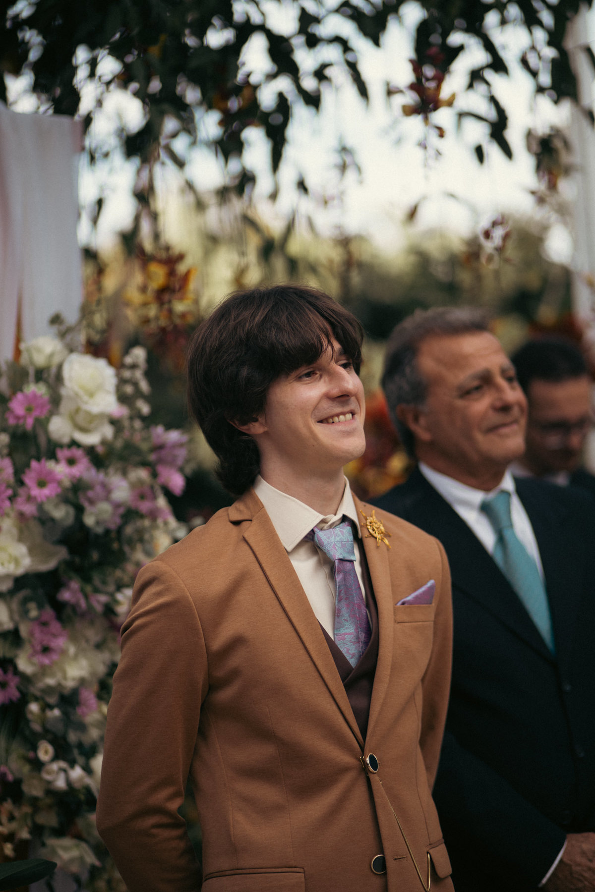 Noivo feliz em seu casamento.Casamento geek feito pelo fotógrafo de casamento Rafael Ohana em Brasília