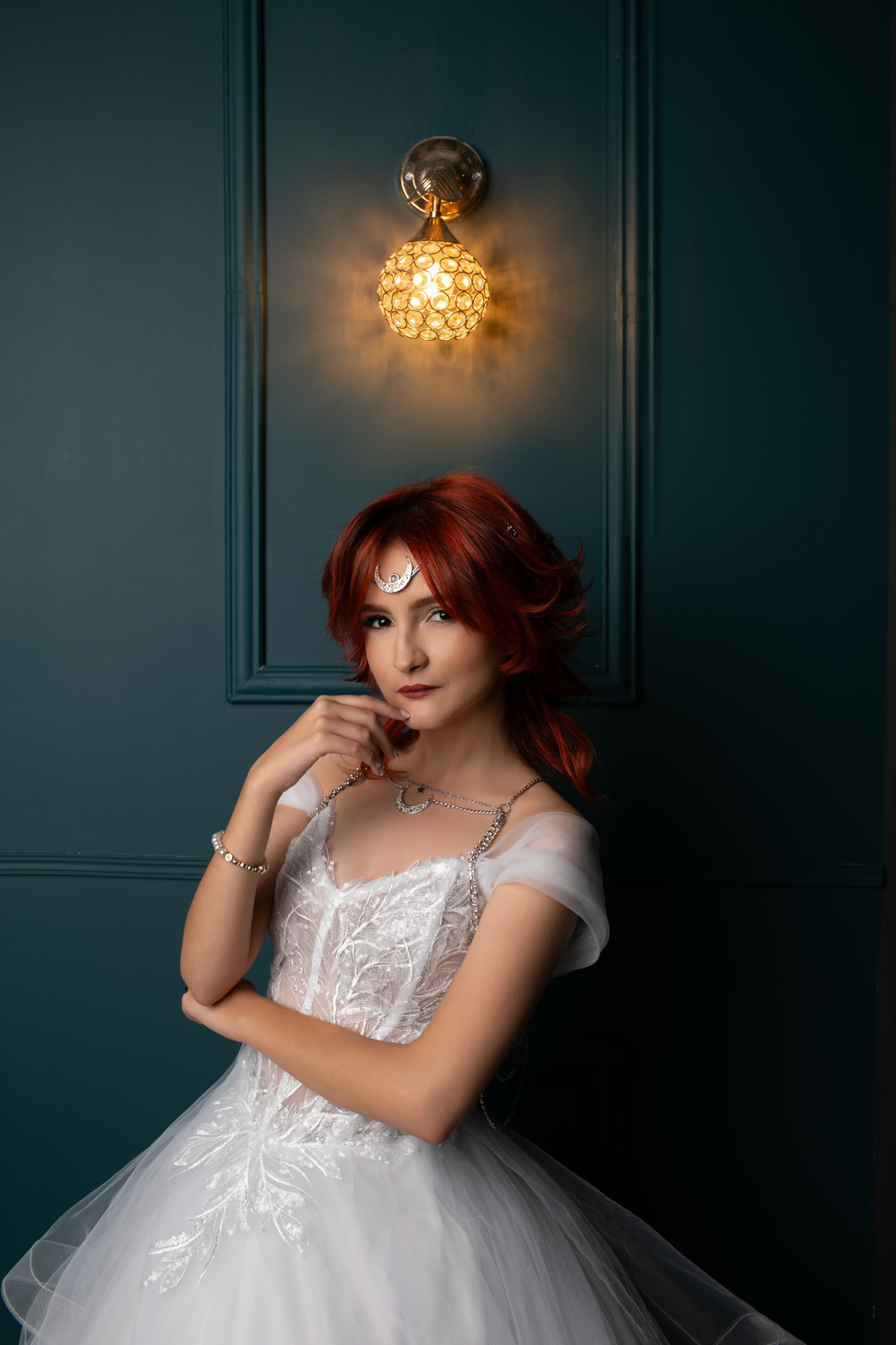 noiva alternativa de cabelo vermelho. Ensaio de noiva feito pelo fotógrafo de casamento Rafael Ohana em Brasília-DF.