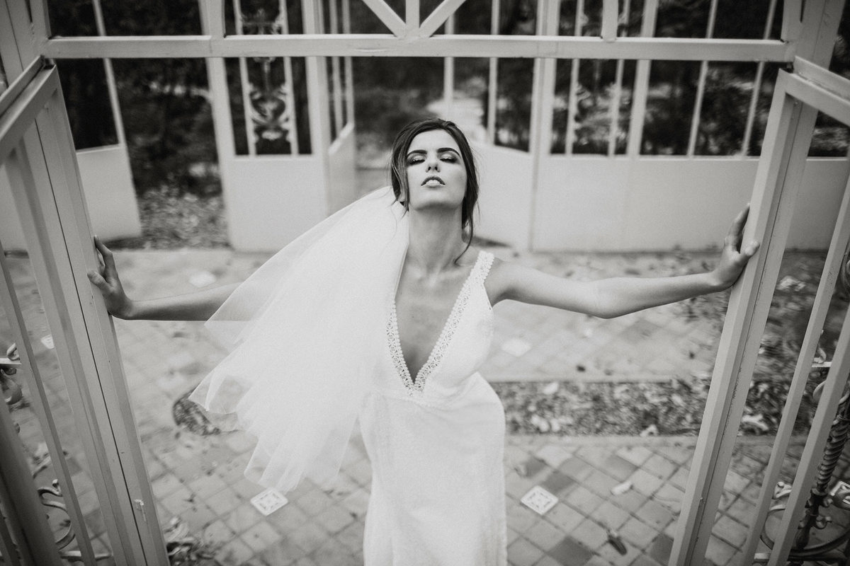 Ensaio de noiva feito no Villa Giardini Ecoparque pelo fotógrafo de casamento Rafael Ohana