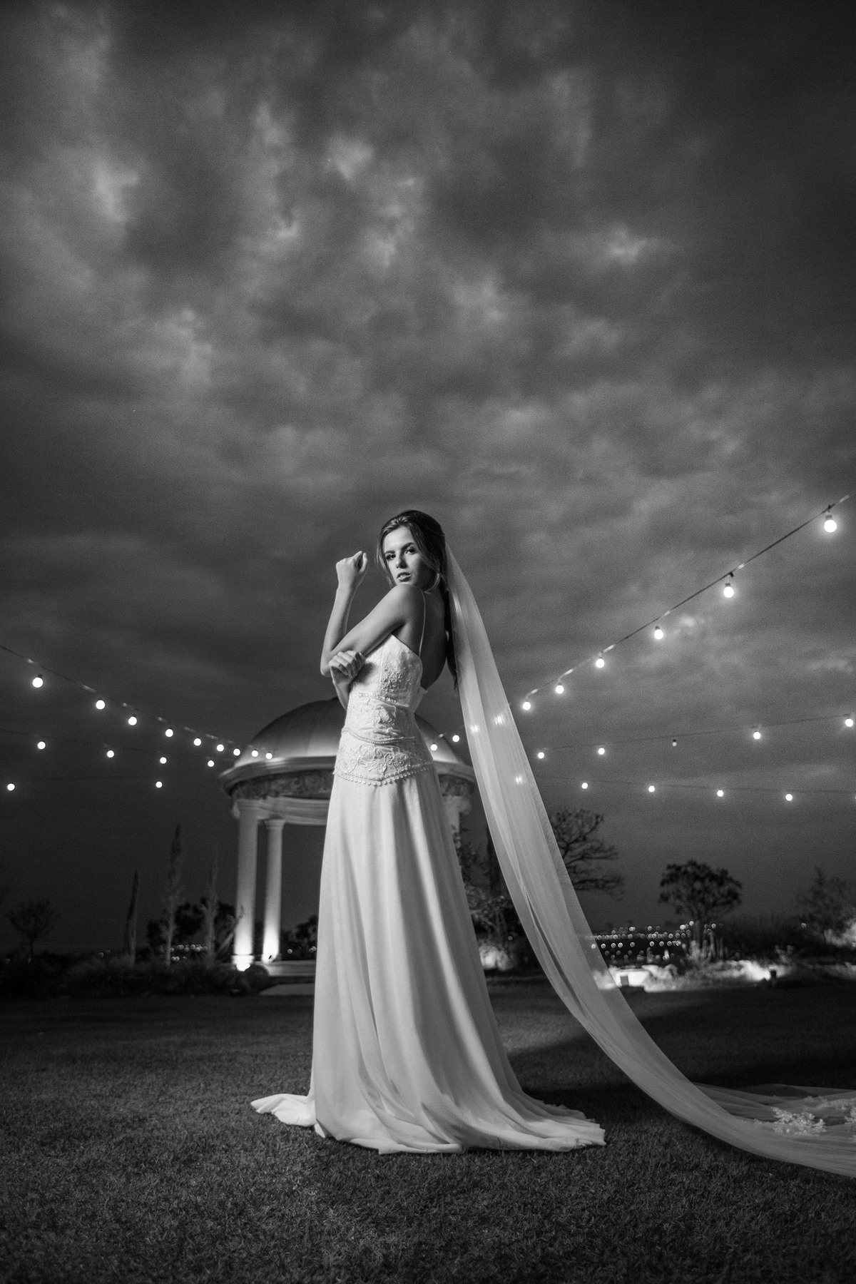 Ensaio de noiva feito no Villa Giardini Ecoparque pelo fotógrafo de casamento Rafael Ohana