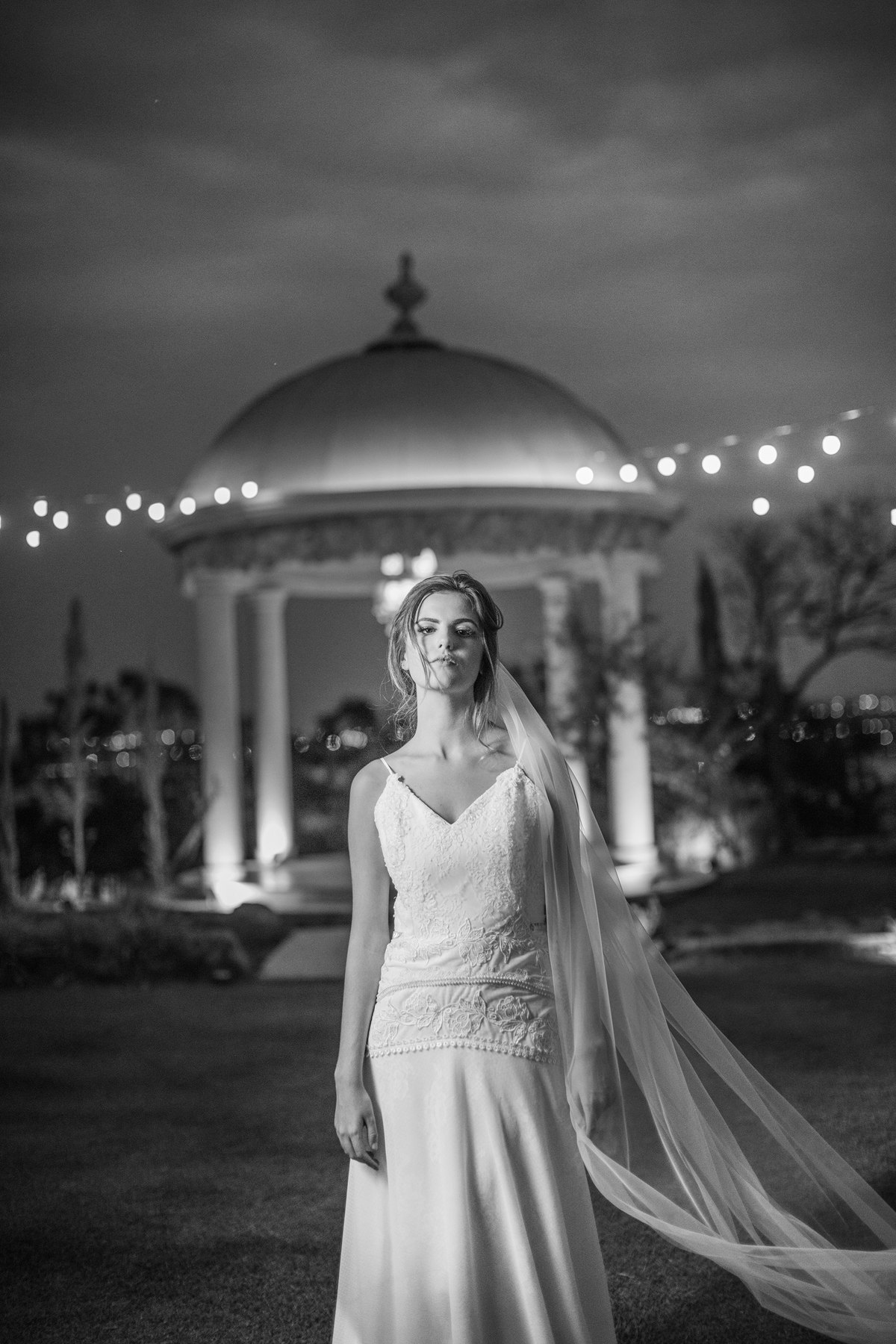 Ensaio de noiva feito no Villa Giardini Ecoparque pelo fotógrafo de casamento Rafael Ohana