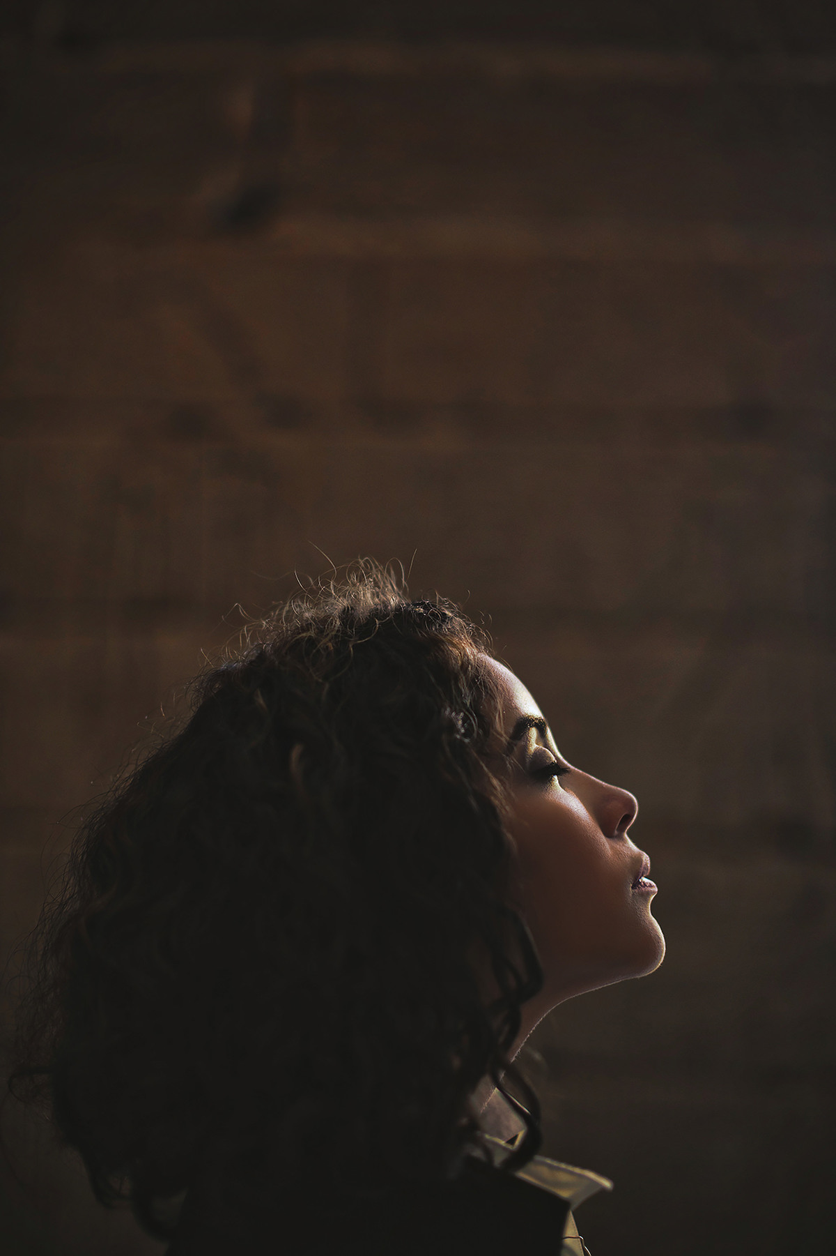 retrato de silhueta feminina. Ensaio feito pelo fotógrafo brasileiro Rafael Ohana