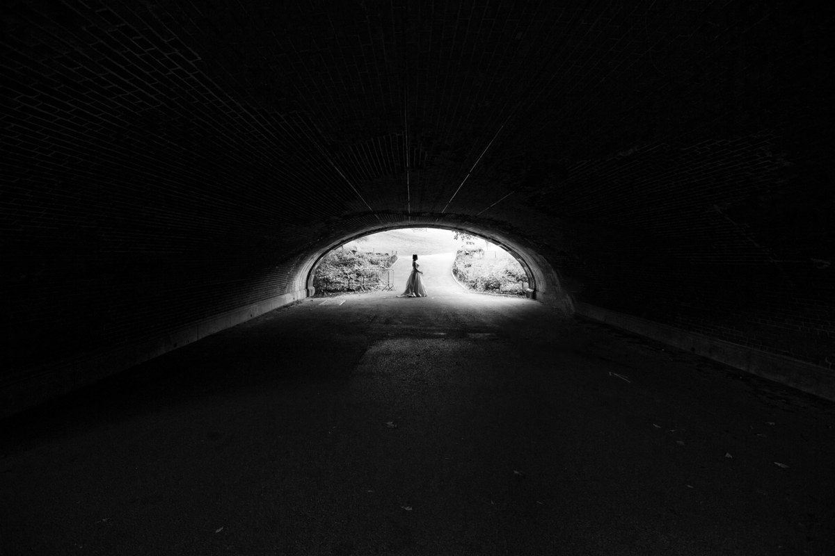 Noiva posando em nova york em ensaio de casamento. Foto feita pelo fotografo de casamento Rafael Ohana
