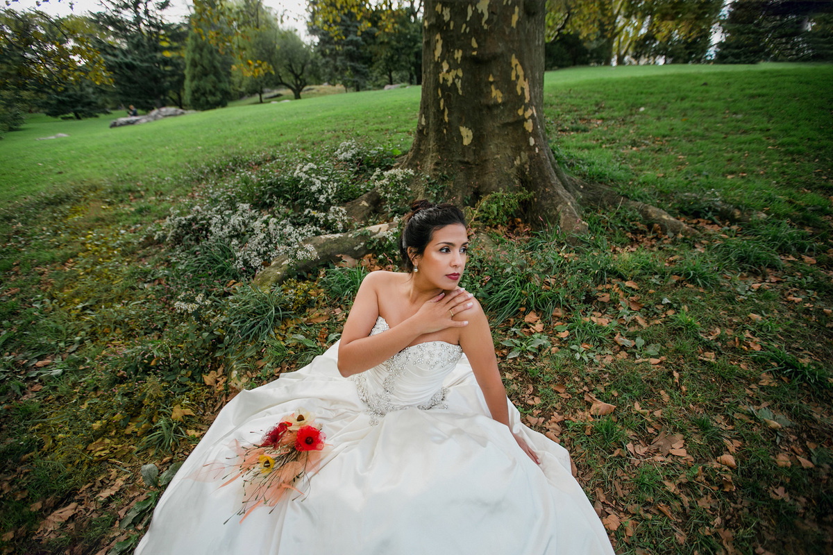 Noiva posando em nova york em ensaio de casamento. Foto feita pelo fotografo de casamento Rafael Ohana