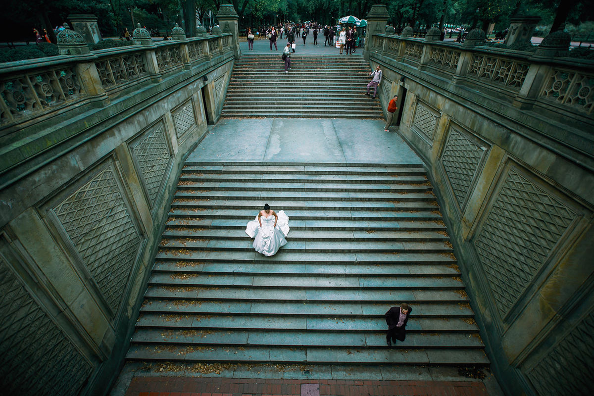 Noiva posando em nova york em ensaio de casamento. Foto feita pelo fotografo de casamento Rafael Ohana