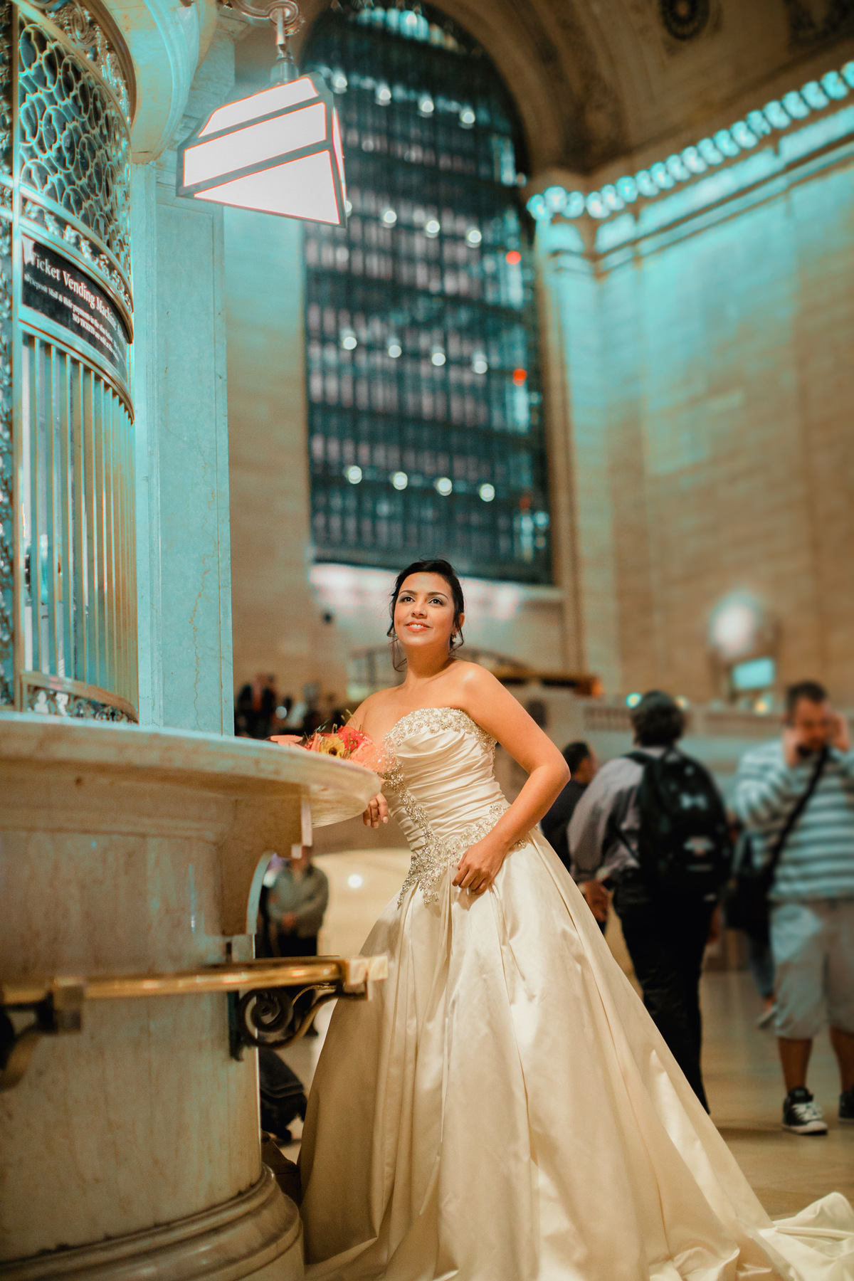 Noiva posando em nova york em ensaio de casamento. Foto feita pelo fotografo de casamento Rafael Ohana