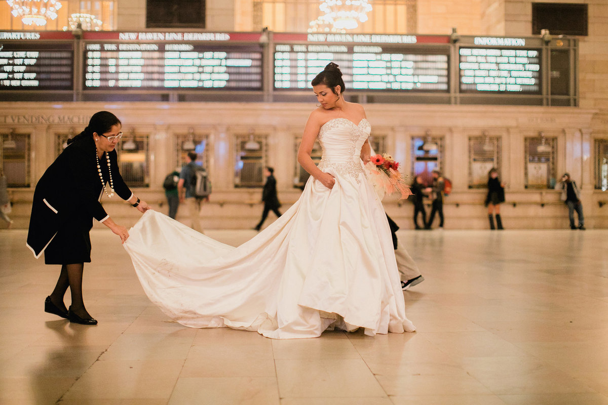 Noiva posando em nova york em ensaio de casamento. Foto feita pelo fotografo de casamento Rafael Ohana