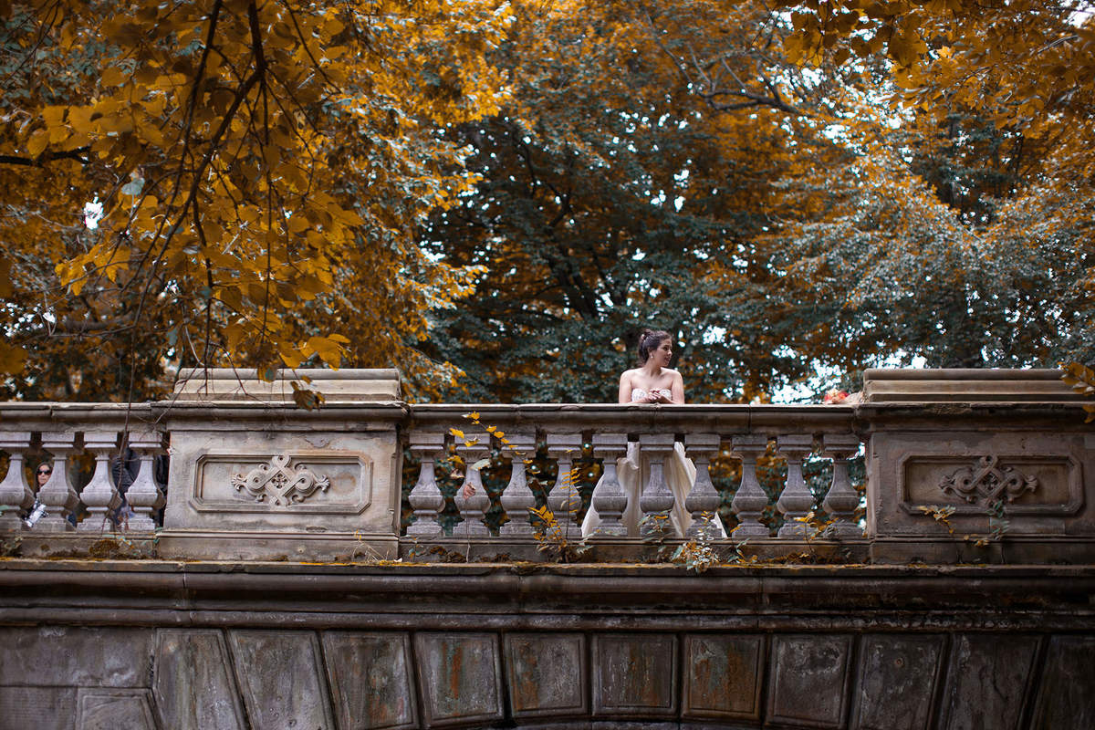 Noiva posando em nova york em ensaio de casamento. Foto feita pelo fotografo de casamento Rafael Ohana