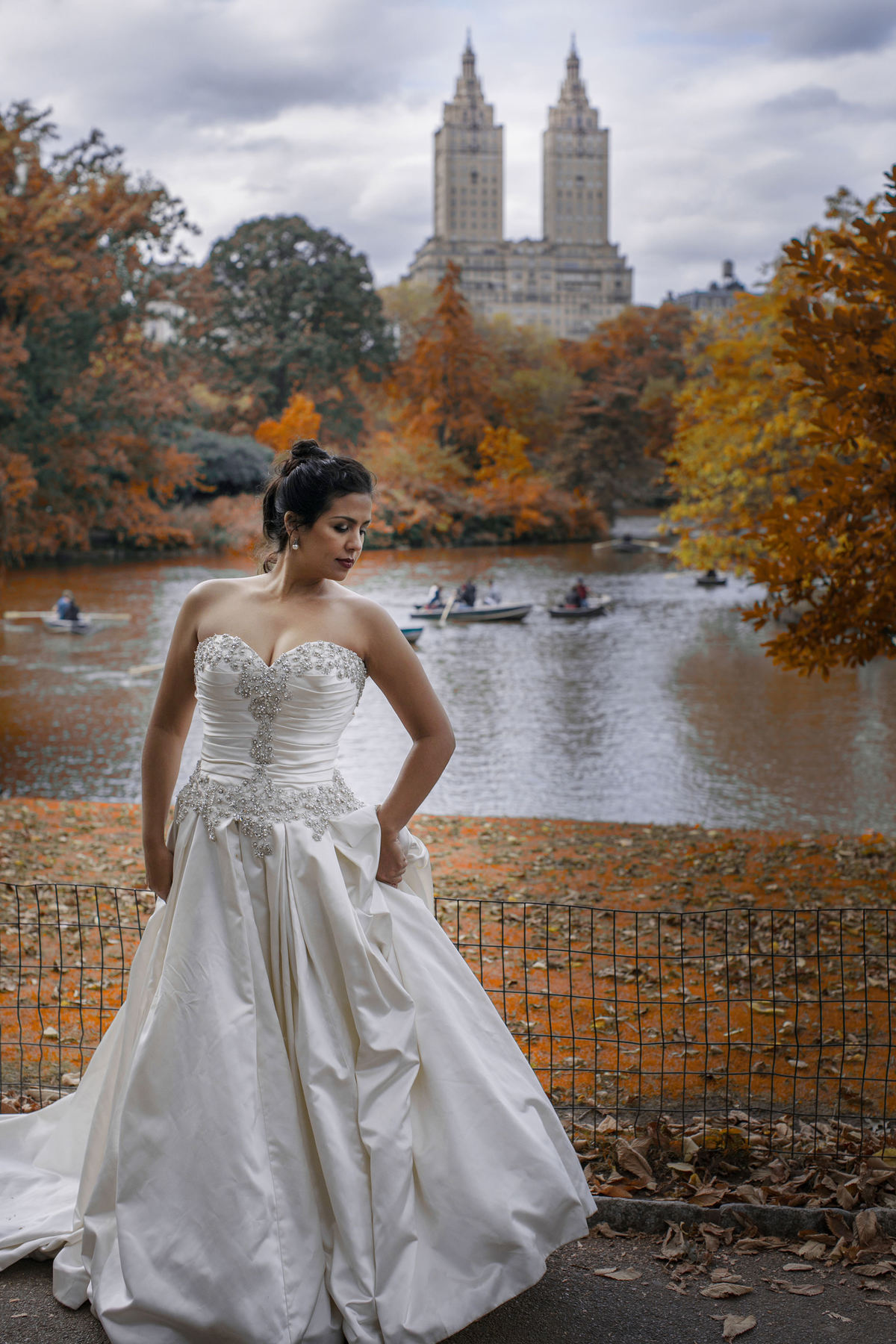 Noiva posando em nova york em ensaio de casamento. Foto feita pelo fotografo de casamento Rafael Ohana