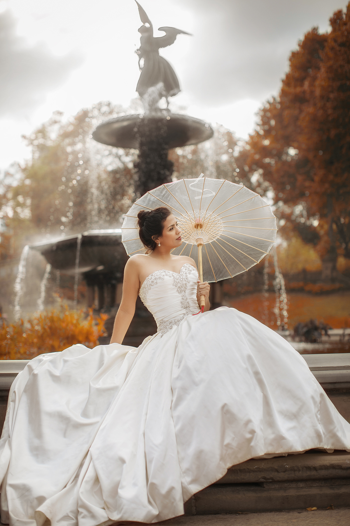 Noiva posando em nova york em ensaio de casamento. Foto feita pelo fotografo de casamento Rafael Ohana