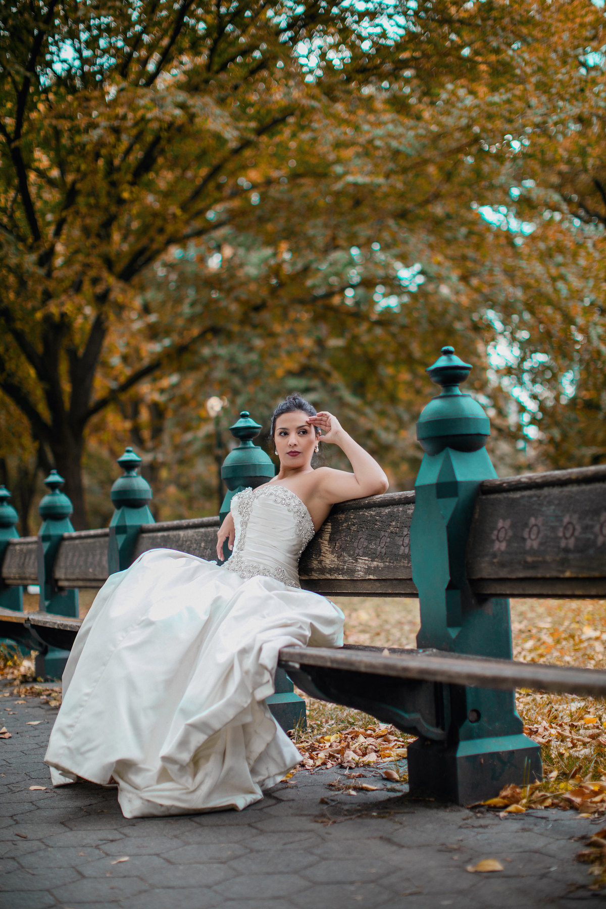 Noiva posando em nova york em ensaio de casamento. Foto feita pelo fotografo de casamento Rafael Ohana