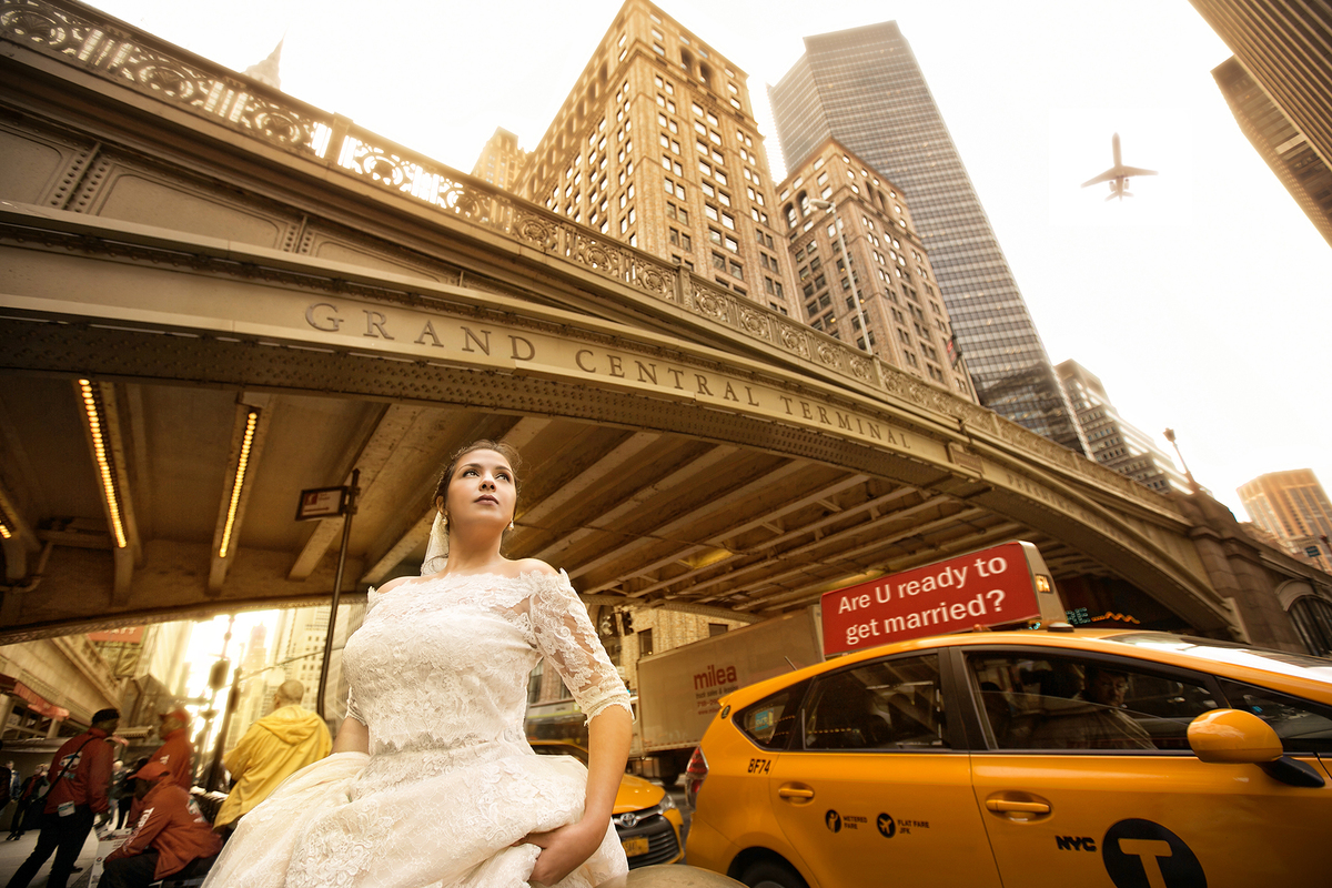 Noiva posando em nova york em ensaio de casamento. Foto feita pelo fotografo de casamento Rafael Ohana
