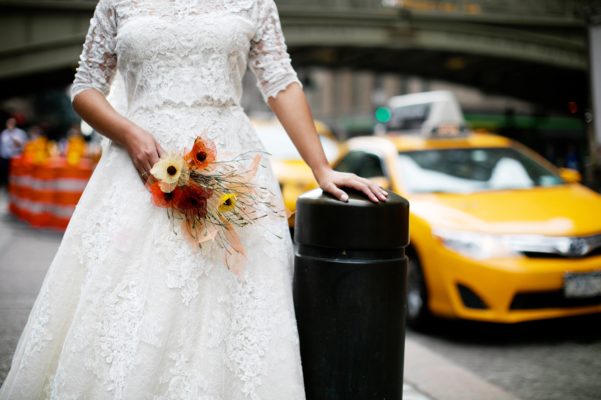 Noiva posando em nova york em ensaio de casamento. Foto feita pelo fotografo de casamento Rafael Ohana
