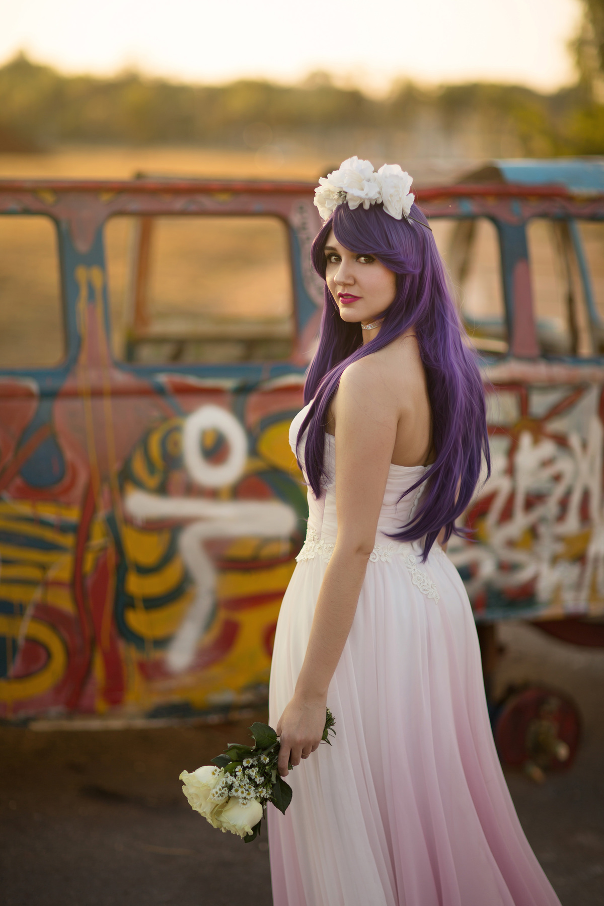 Ensaio de noiva geek Juliana feito nas combis da UnB em Brasília. Fotos feitas pelo fotógrafo de casamento Rafael Ohana.